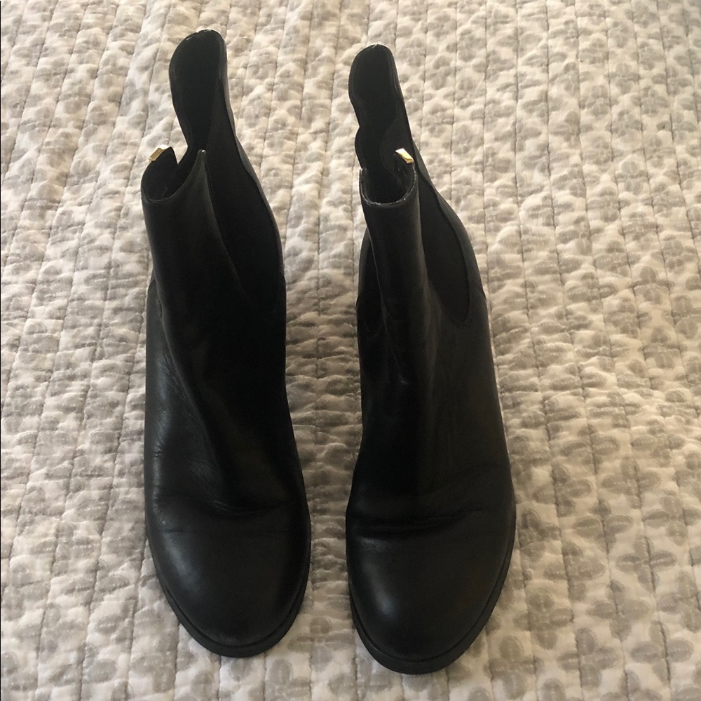 Tory Burch Black Leather Chelsea Ankle Boots - Women's Never worn